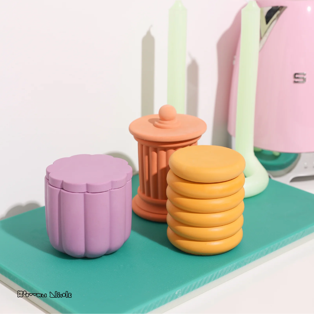 Boowan Nicole: Nicole's Candle Jar with Lid Silicone Mould