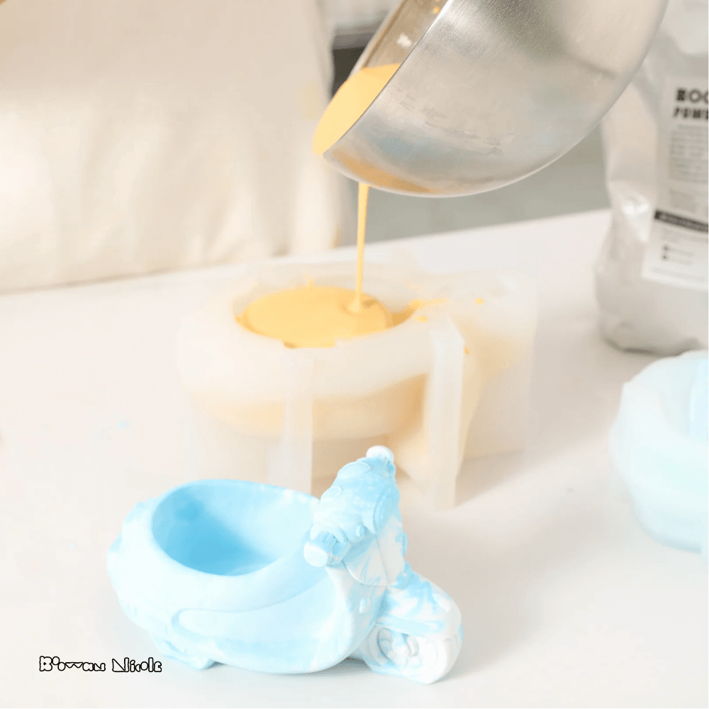 Boowan Nicole: Vespa Motorcycle Plant Pot Concrete Silicone Mould - BohriAli.com