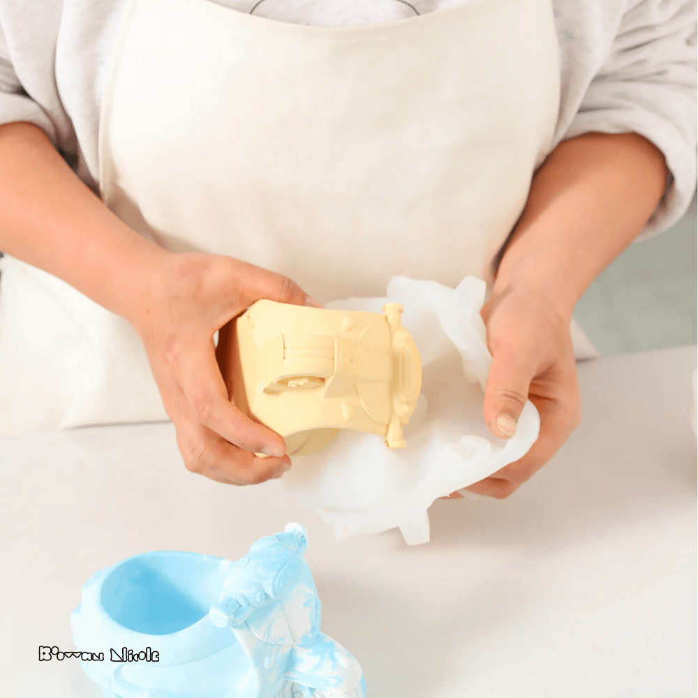 Boowan Nicole: Vespa Motorcycle Plant Pot Concrete Silicone Mould - BohriAli.com