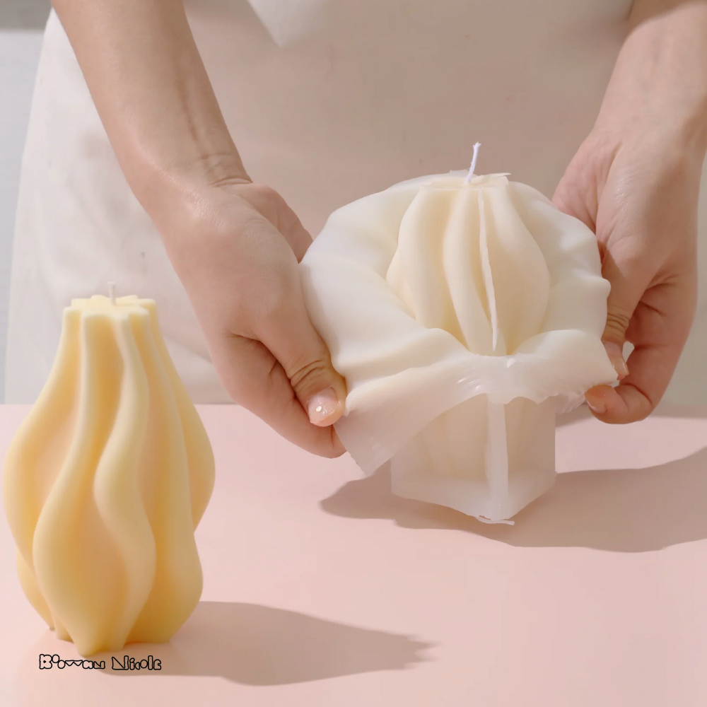 Boowan Nicole: Wave Candle Silicone Mould