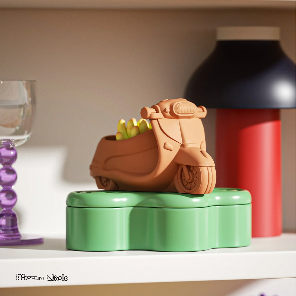 Boowan Nicole: Vespa Motorcycle Plant Pot Concrete Silicone Mould