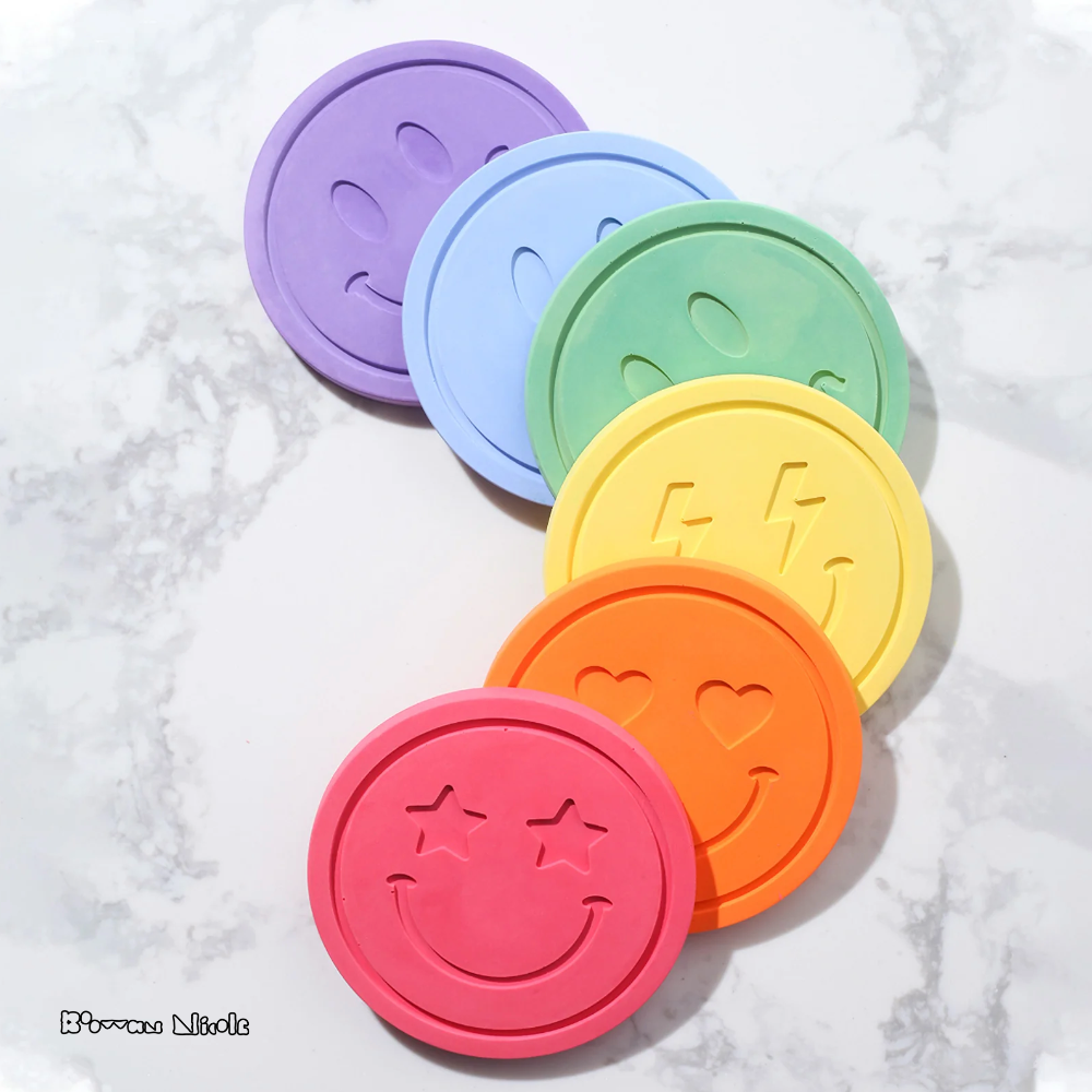 Boowan Nicole: Emoticon Concrete Coaster Silicone Mould