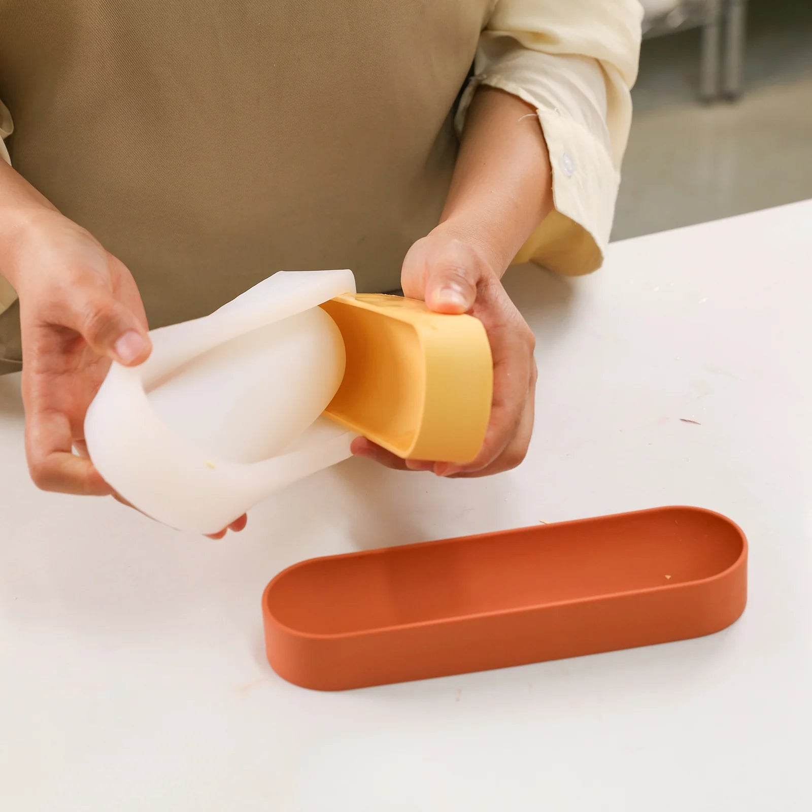 Boowan Nicole: Long Shaped Pen Organizer Silicone Mold - BohriAli.com