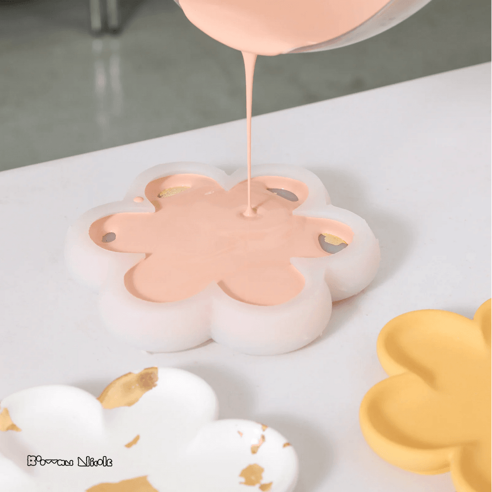 Boowan Nicole: Flower Tray Concrete Silicone Mould - BohriAli.com