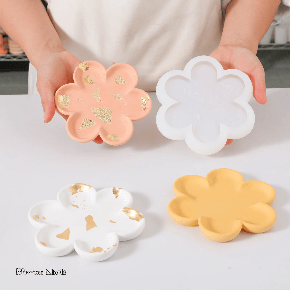 Boowan Nicole: Flower Tray Concrete Silicone Mould - BohriAli.com