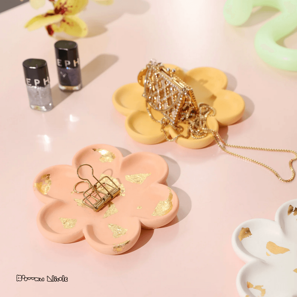 Boowan Nicole: Flower Tray Concrete Silicone Mould - BohriAli.com