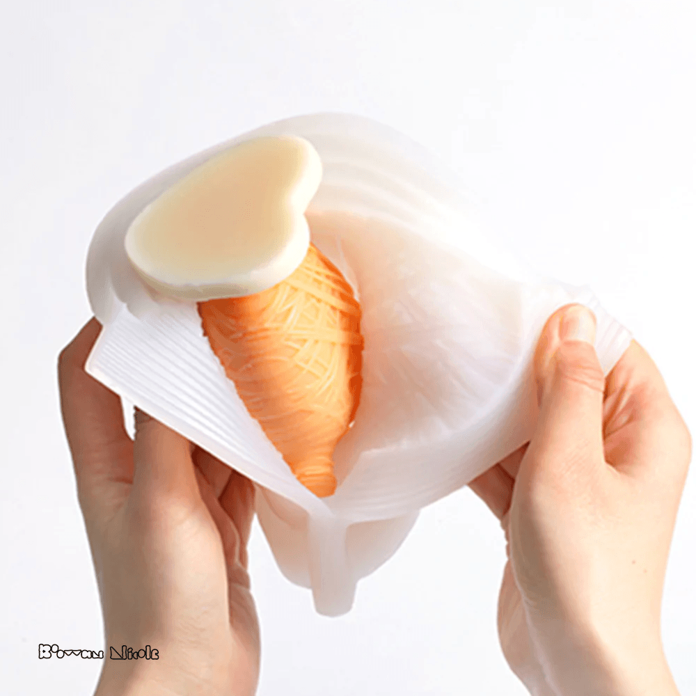 Boowan Nicole: Burning Heart Candle Silicone Mould - BohriAli.com