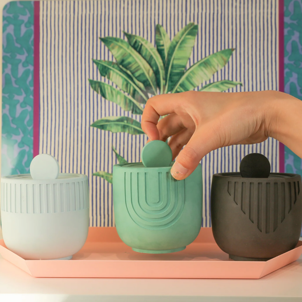 Boowan Nicole: Striped Candle Jar with Lid Silicone Mould