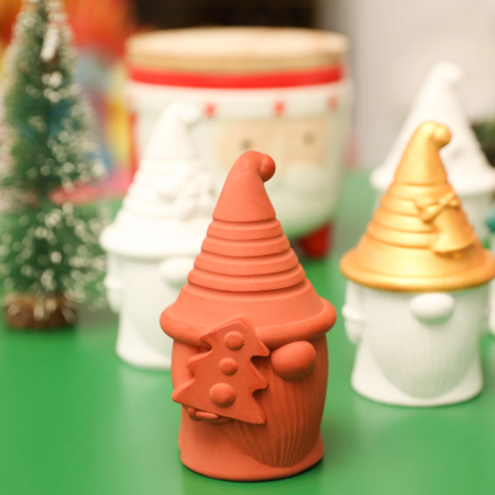 Boowan Nicole: Christmas Hat-tastic Gnome Squad Candle Collection