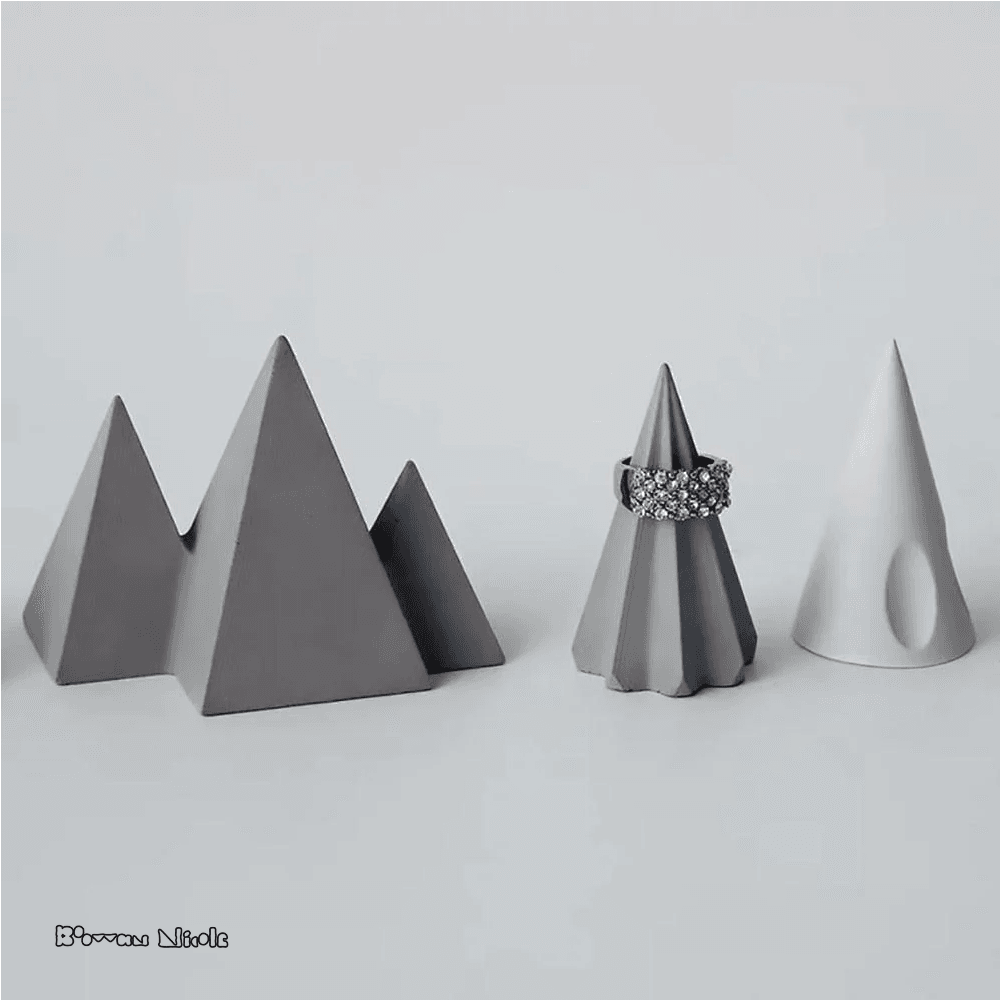 Boowan Nicole: Concrete Ring Holder Silicone Mould - BohriAli.com