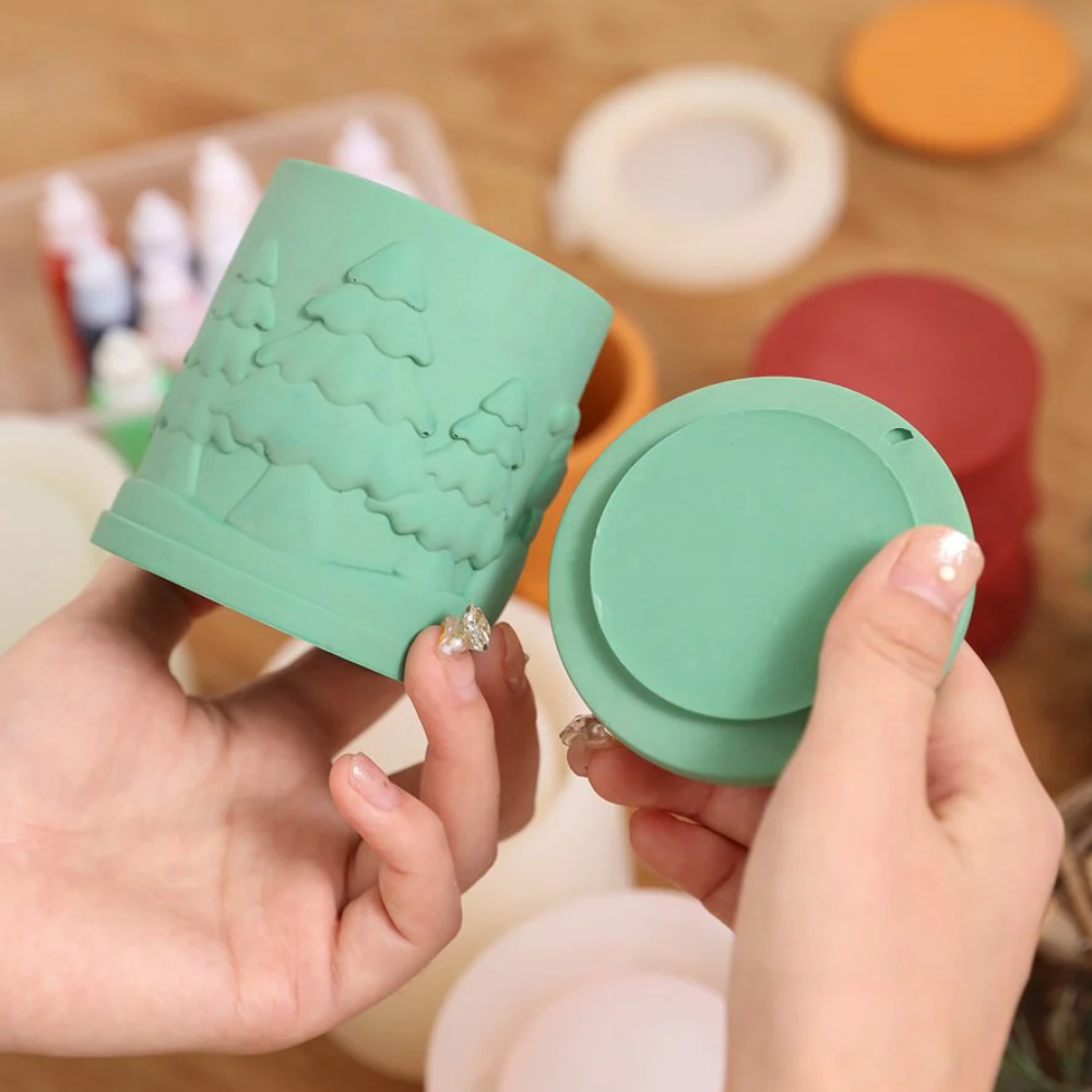 Boowan Nicole: Christmas Themed Candle Jar with Lid Silicone Mould