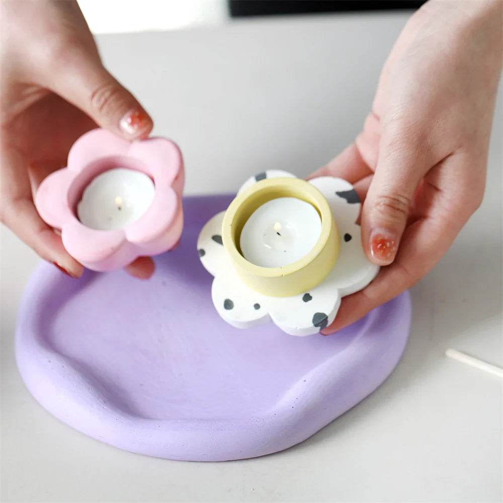 Boowan Nicole: Floral Tea Light Candle Holder Mould - BohriAli.com