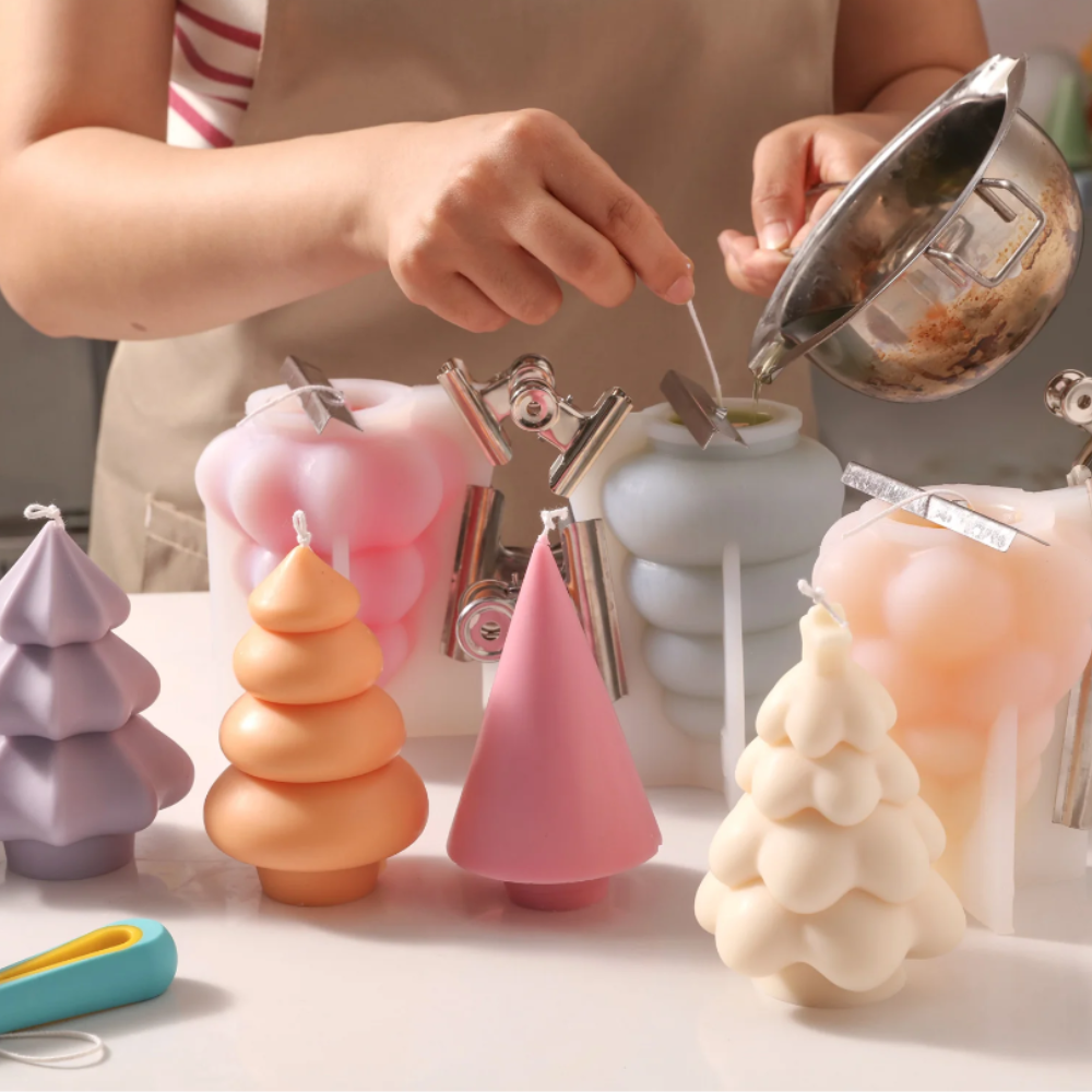 Boowan Nicole: Glowing Christmas Tree Candle Mold Collection