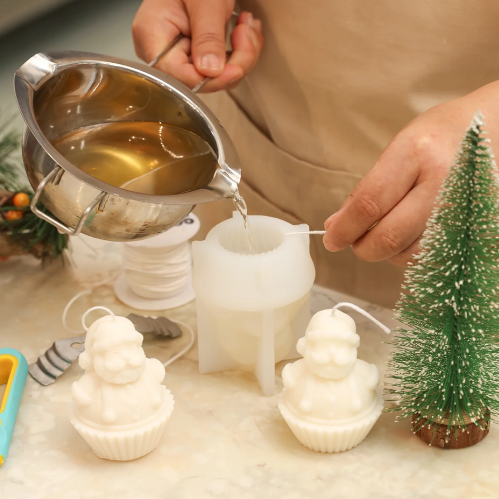 Boowan Nicole: Christmas Santa Claus Cupcake Candle Mold