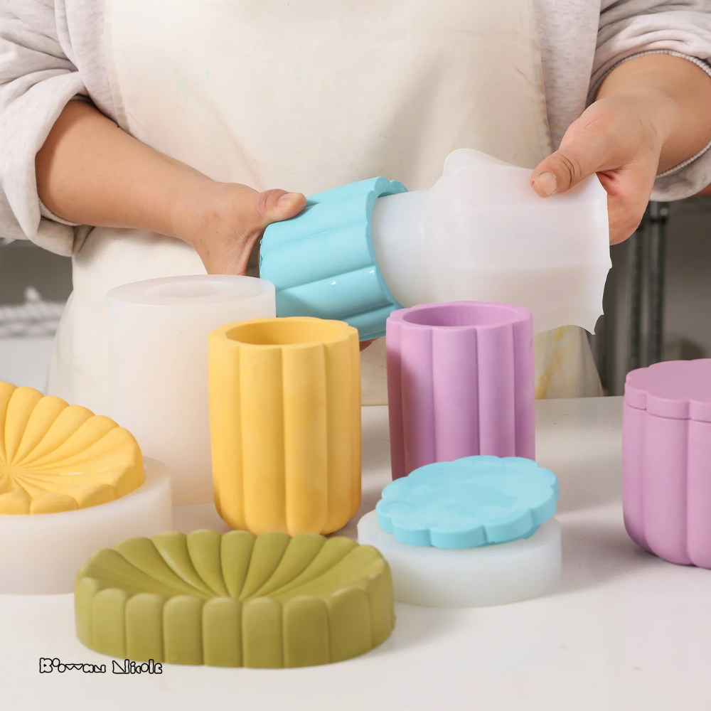 Crafting Elegance: Boowannicole's Silicone Mold for Concrete Soap Dish –  Boowan Nicole