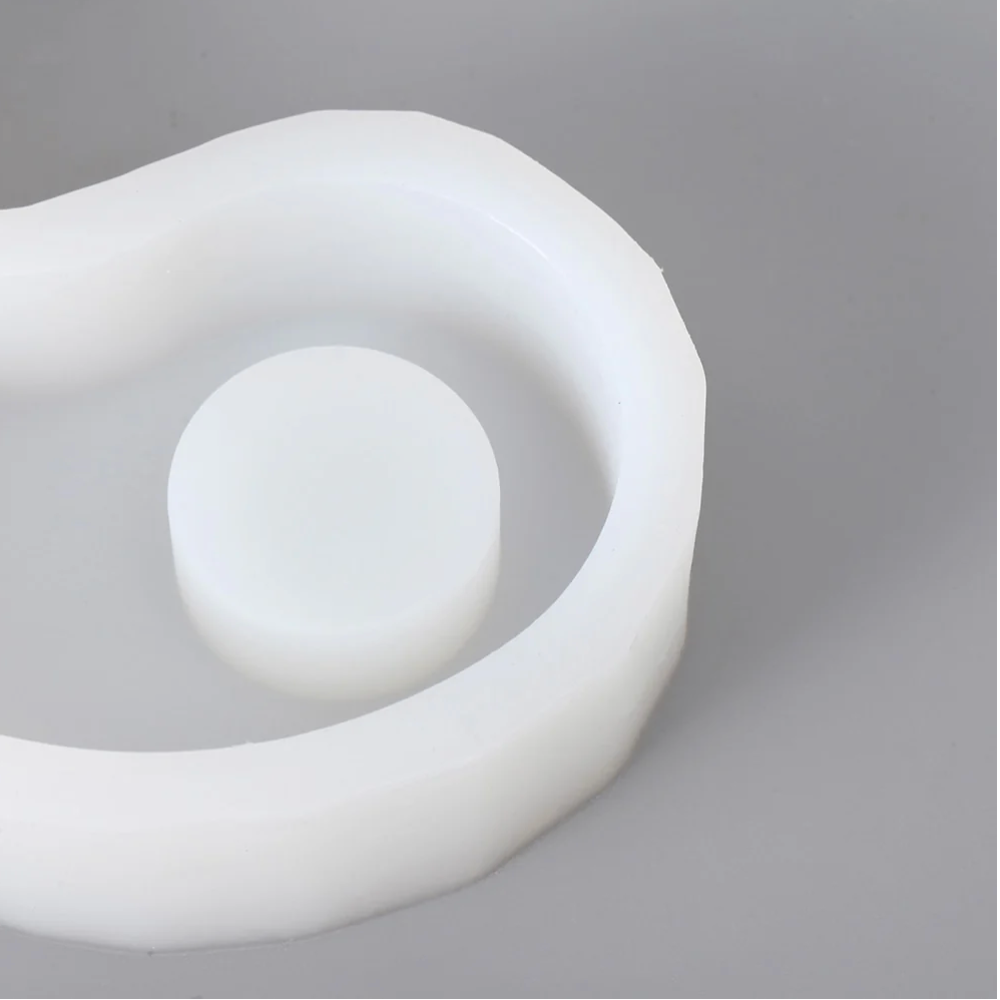 Boowan Nicole: Yin Yang Tealight Candle Holder Silicone Mold