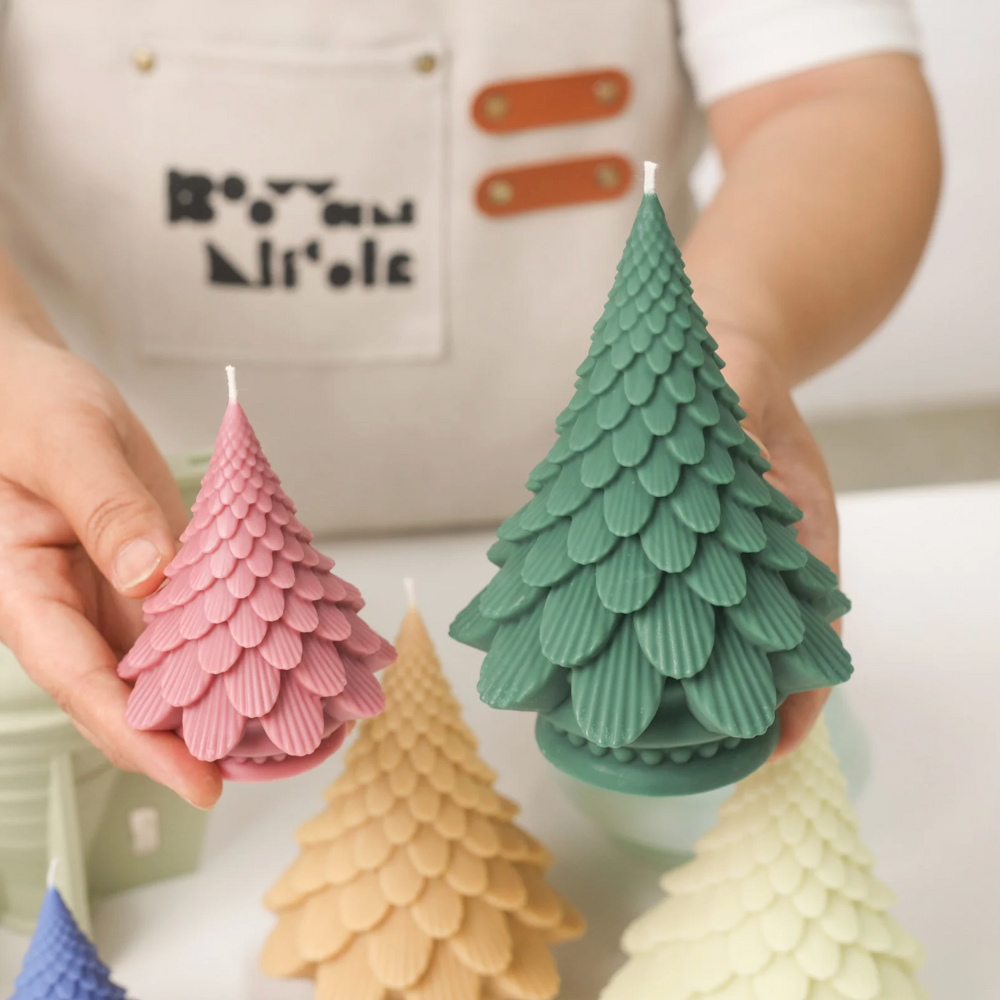 Boowan Nicole: Pinecone Christmas Tree Candle Silicone Mold