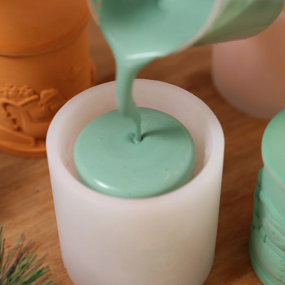 Boowan Nicole: Christmas Themed Candle Jar with Lid Silicone Mould