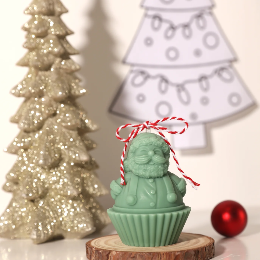 Boowan Nicole: Christmas Santa Claus Cupcake Candle Mold